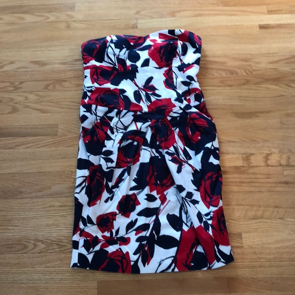 Strapless dress with sweetheart neck & pockets - Picture 2 of 3